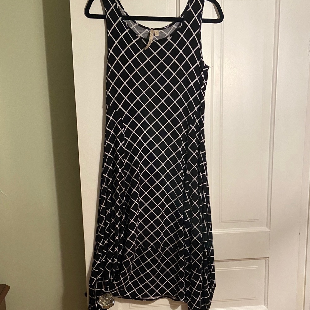 Comfy USA Black and White Tulip MIDI Dress size M